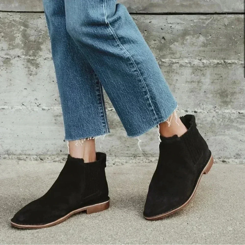 Seychelles Pool Cozy Black Suede Leather Ankle Booties Size 7 Boots
